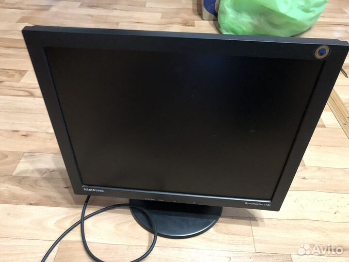 Монитор Samsung syncmaster 173s