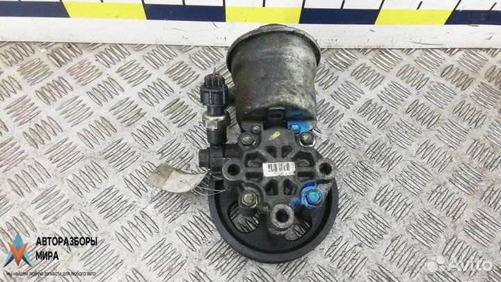 Насос гидроусилителя руля Toyota Avensis