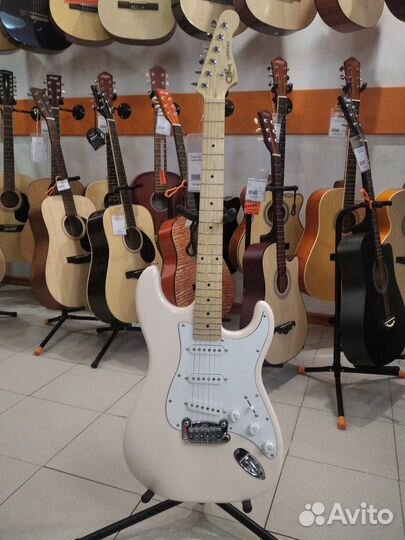 Электрогитара G&L Tribute Legacy Gloss White MP