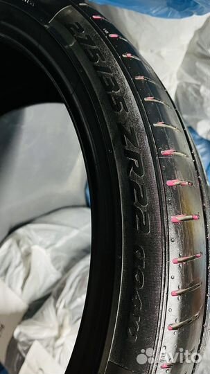 Pirelli P Zero 275/35 R22 104Y