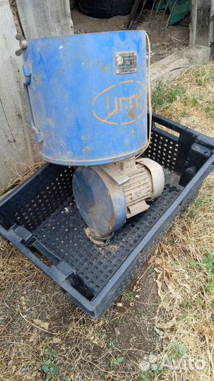 Зернодробилка