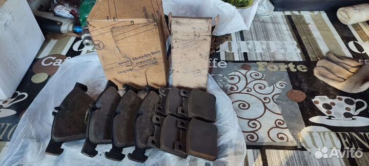 Mercedes колодки тормозные A0024205020