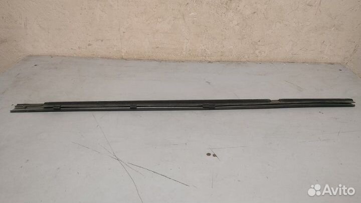 Уплотнитель стекла двери задний правый Chery Fora