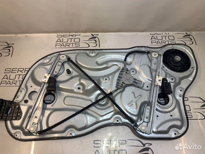 Стеклоподъемник левый Kia Ceed ED купе G4GC 2009