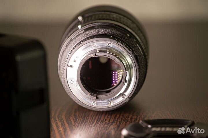 Объектив Nikon 105mm f/2D AF DC-Nikkor