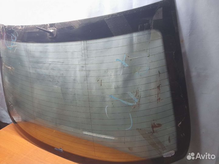 Стекло заднее Mercedes W203