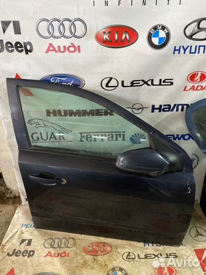 Дверь передняя правая Opel Astra H хечбек Z16XER