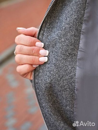 Бомбер женский куртка пальто