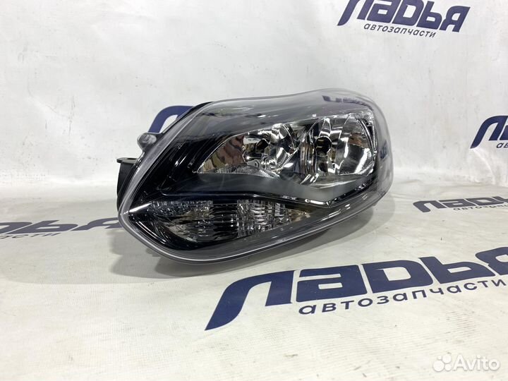 Фара Ford Focus 3 левая черная