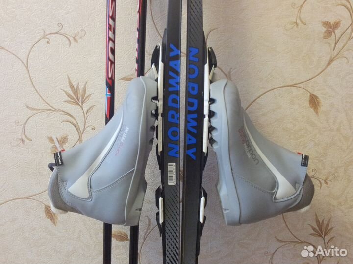 Лыжи комбинированные новые + ботинки