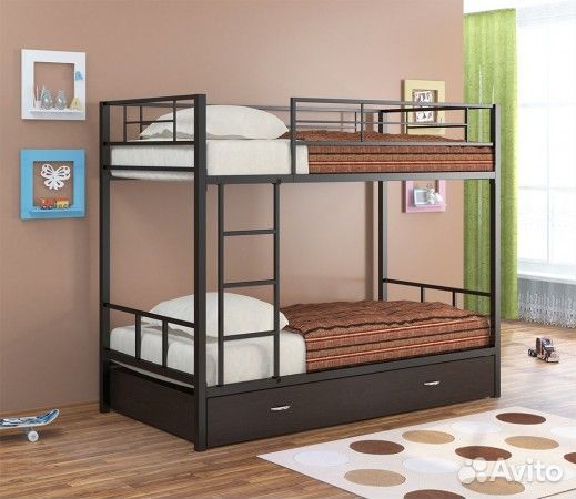 Двухъярусная кровать металлическая