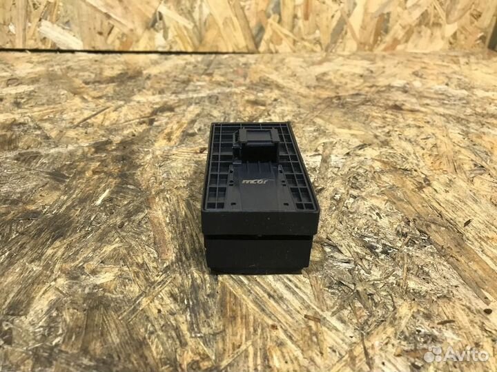 Блок управления стеклоподъемниками Audi A4 B8