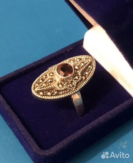 Кольцо серебро 925 пробы. Гранат. 17 размер