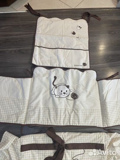 Комплект бортиков в кроватку, покрывало, кармашки