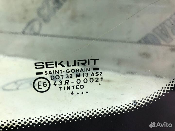 Форточка Ford mondeo 1