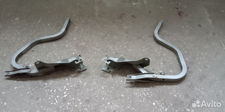 Крепления крышки багажника Mitsubishi Carisma 2003