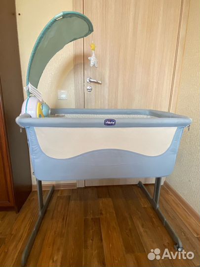 Кроватка Chicco Next To Me + мобиль Chicco