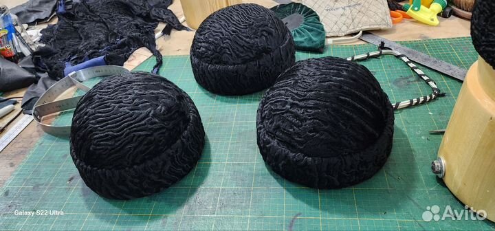 Шапка каракулевая спортивная