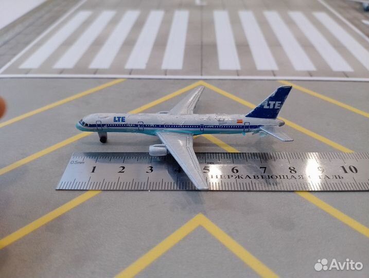 Самолёт Boeing 757 