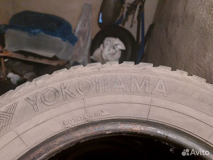 Yokohama IceGuard Stud IG65 215/60 R16 99H