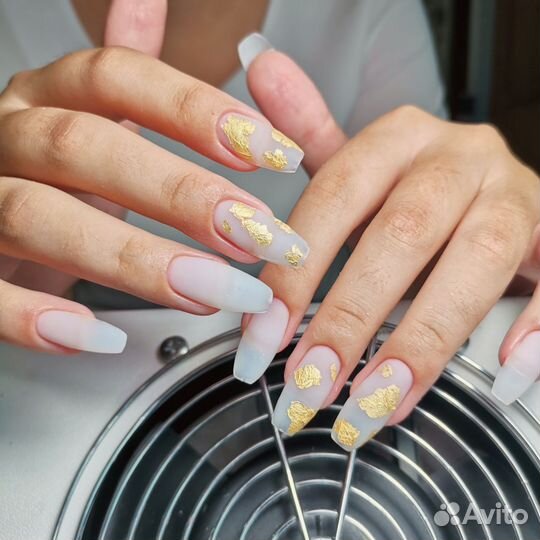 Маникюр с покрытием гель-лак, наращивание ногтей