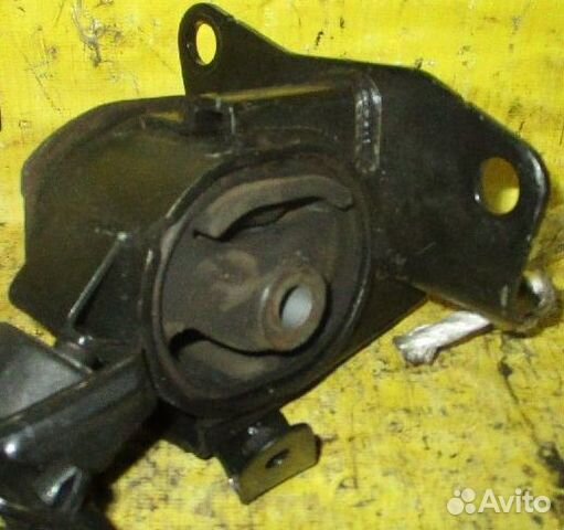 Подушка двигателя Toyota Avensis