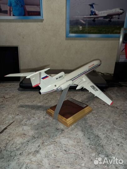 Модель самолета Ту-154м