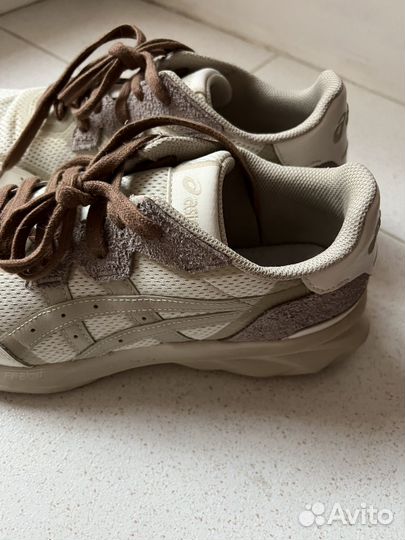 Кроссовки женские asics