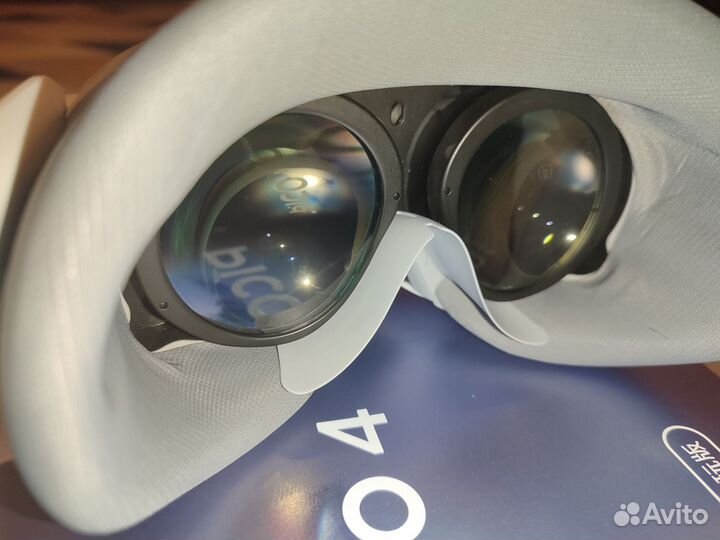 Pico 4 - шлем виртуальной реальности