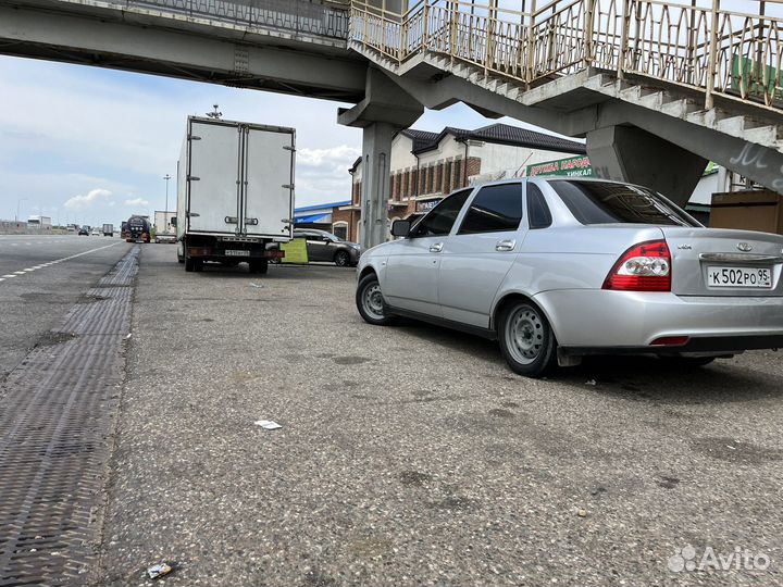 Капот на priora