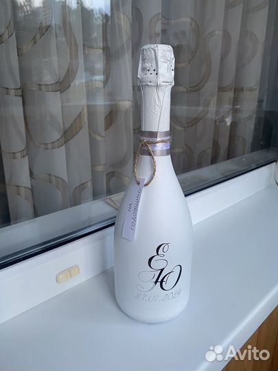 Оформление свадебных бутылок