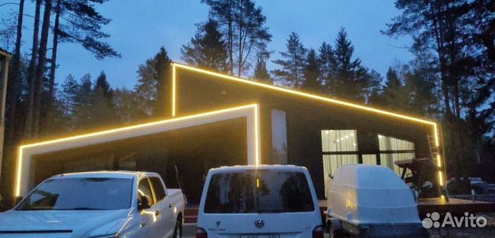 Украшение домов гирляндами, подсветка дома лентой