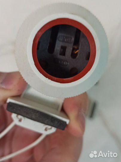 Влагозащищенный патрон для люминесцентных ламп