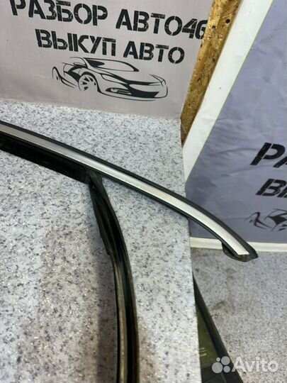 Уплотнитель стекла двери передний правый Opel