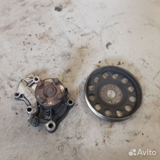 Помпа (водяной насос) 4G13 4G18 Мицубиси Лансер 9