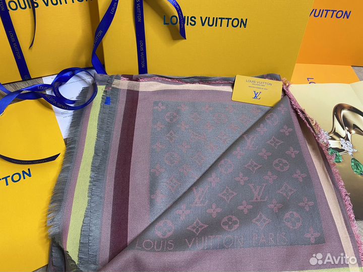 Женская шаль Louis Vuitton