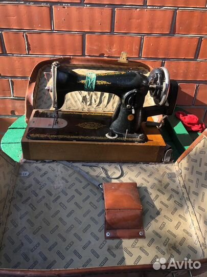 Швейная машина