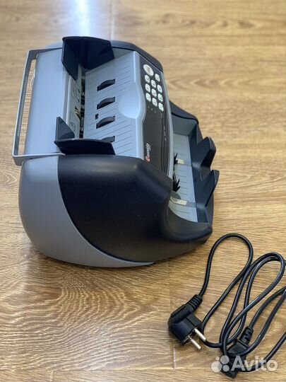 Счетчик банкнот Cassida 6650