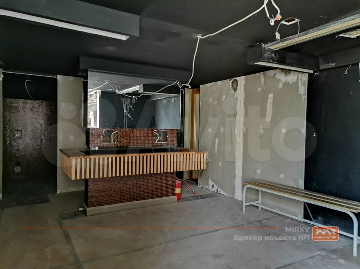 Сдам торговое помещение, 291 м²