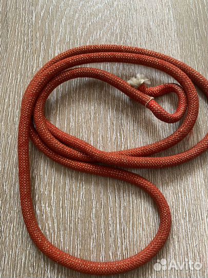 Гимнастическая скакалка