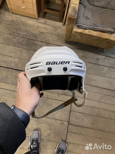 Хоккейный шлем,шорты хоккейные