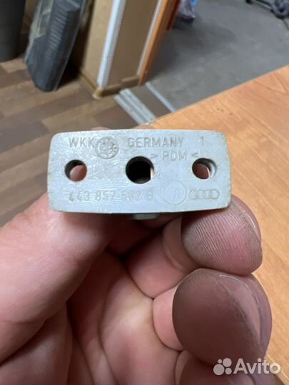 Кронштейн козырька VAG