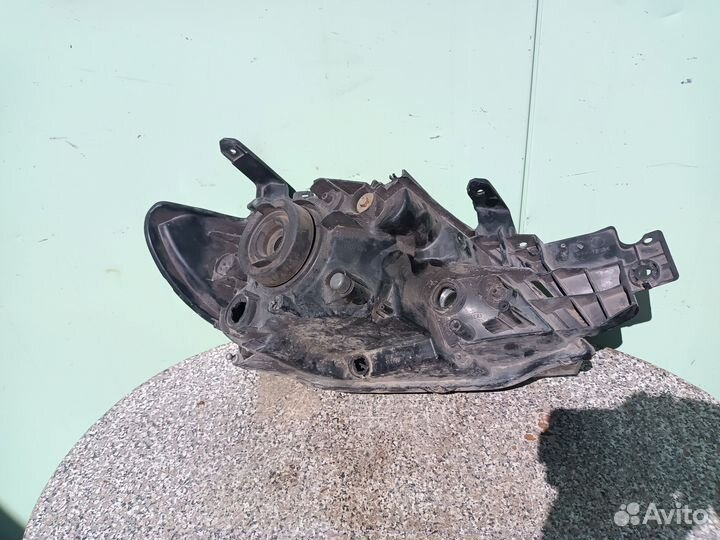 Фара левая Митцубиси Аутлендер (CU) 2001-2008