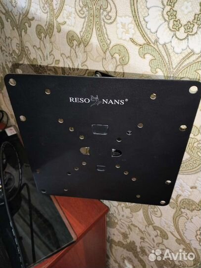 Большой кронштейн для телевизора на стену