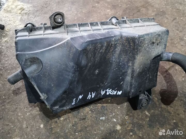 Корпус воздушного фильтра Skoda Octavia A4 Bfq