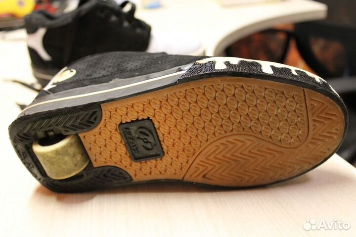 Роликовые кроссовки Heelys