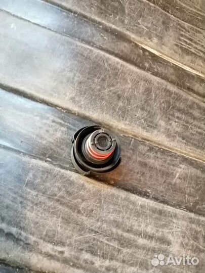 Расширительный бачок BMW E34. Коллектор