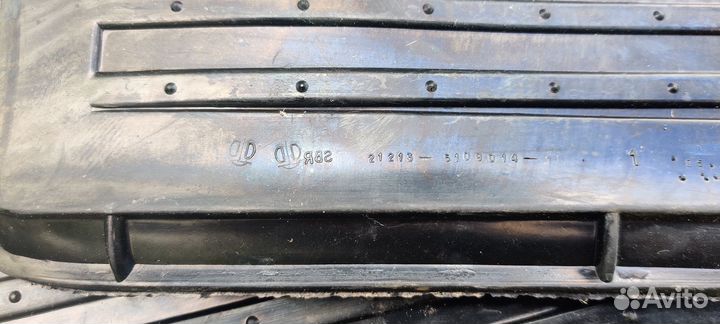 Комплект резиновых ковриков Нива 21214