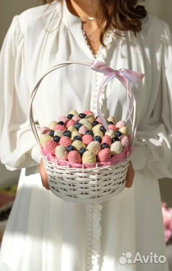 Корзины с клубникой в шоколаде