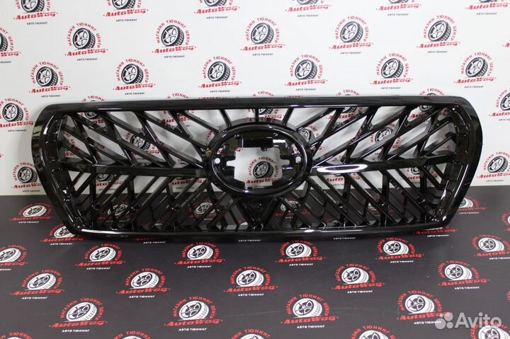 Решетка Land Cruiser 200 2012 +, дизайн TRD чёрная
